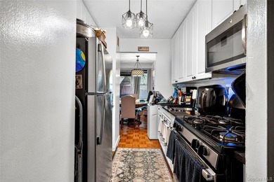 Bright and spacious move-in ready one-bedroom co-op with a - photo 21