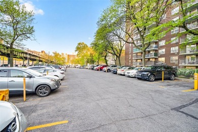 Bright and spacious move-in ready one-bedroom co-op with a - photo 33