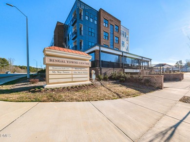 NEW CONSTRUCTION 78 UNIT CONDO COMPLEX This is a luxurious 4th