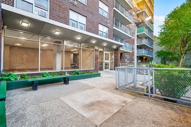 Bright and spacious move-in ready one-bedroom co-op with a - photo 37