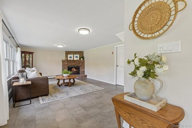 Set on a full acre and surrounded by mature trees and lush - photo 4