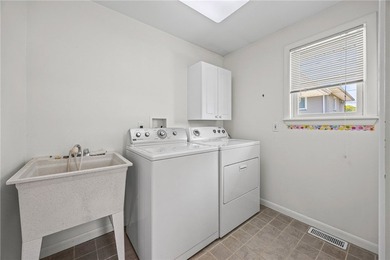 Beautifully maintained and lovingly cared for over the past 30 - photo 23