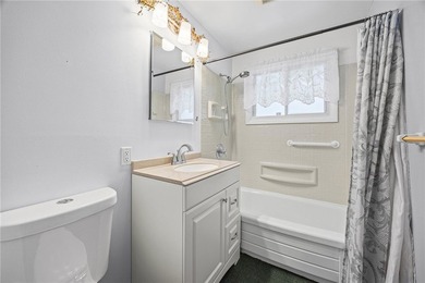 Beautifully maintained and lovingly cared for over the past 30 - photo 24