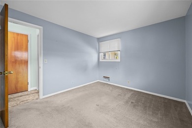 Beautifully maintained and lovingly cared for over the past 30 - photo 25