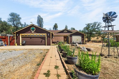 Experience the beauty of true country living on this expansive - photo 3