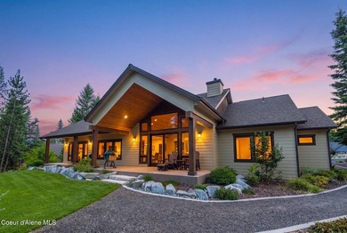 Welcome to this exquisite 2-year-old custom home, nestled in one - photo 2