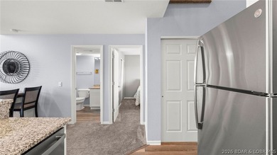 Welcome to this beautiful top-floor, turnkey condo in the heart - photo 14