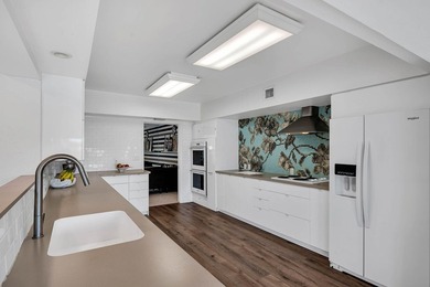 Palm Springs meets South Florida in this distinctive mid-century - photo 15