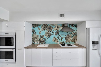 Palm Springs meets South Florida in this distinctive mid-century - photo 16