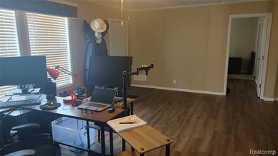 Beautiful 3 bedroom 2 full bath home with large master suite in - photo 18