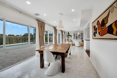 Palm Springs meets South Florida in this distinctive mid-century - photo 18
