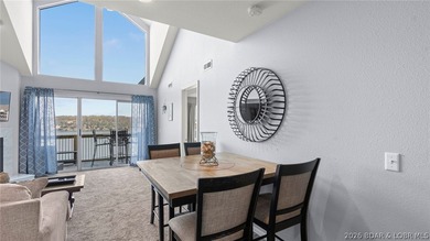 Welcome to this beautiful top-floor, turnkey condo in the heart - photo 19