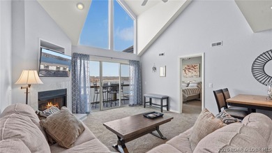 Welcome to this beautiful top-floor, turnkey condo in the heart - photo 22