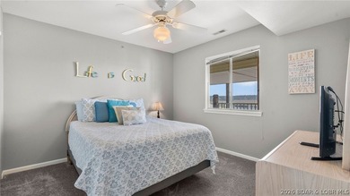 Welcome to this beautiful top-floor, turnkey condo in the heart - photo 25