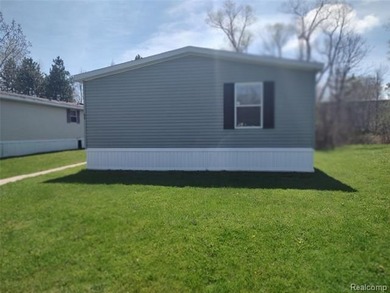 Beautiful 3 bedroom 2 full bath home with large master suite in - photo 27