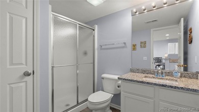Welcome to this beautiful top-floor, turnkey condo in the heart - photo 28