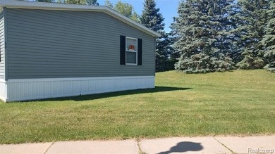 Beautiful 3 bedroom 2 full bath home with large master suite in - photo 28