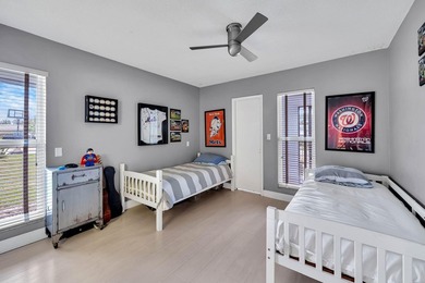 Palm Springs meets South Florida in this distinctive mid-century - photo 31