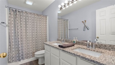 Welcome to this beautiful top-floor, turnkey condo in the heart - photo 32