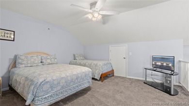 Welcome to this beautiful top-floor, turnkey condo in the heart - photo 37