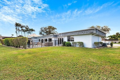Palm Springs meets South Florida in this distinctive mid-century - photo 39