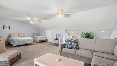 Welcome to this beautiful top-floor, turnkey condo in the heart - photo 42