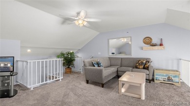 Welcome to this beautiful top-floor, turnkey condo in the heart - photo 45
