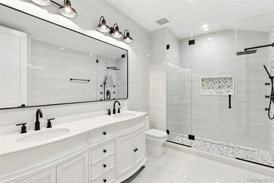 Southold Stunner- New Construction This one's a North Fork - photo 18