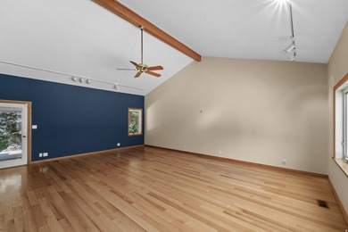 Tucked away behind a private tree-lined drive in one of - photo 19