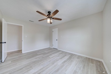 Welcome to 12302 Country Club Drive in the desirable Sandy Creek - photo 20