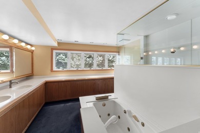 Tucked away behind a private tree-lined drive in one of - photo 21