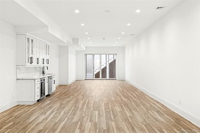 Southold Stunner- New Construction This one's a North Fork - photo 22