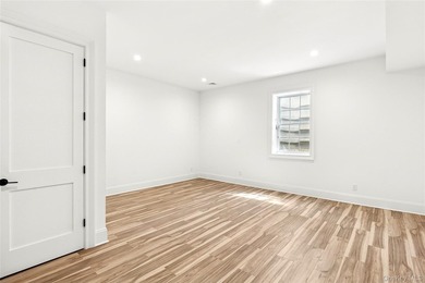 Southold Stunner- New Construction This one's a North Fork - photo 23