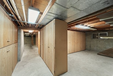 Tucked away behind a private tree-lined drive in one of - photo 26