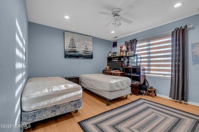 HEATED SALT WATER POOL, LARGE PRIVATE BACKYARD, FULLY FINISHED - photo 27