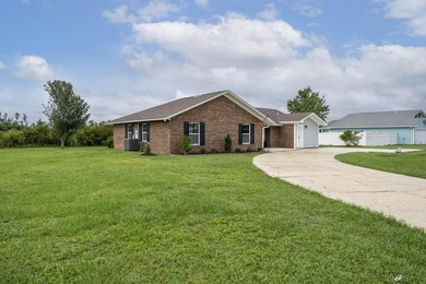 Welcome to 12302 Country Club Drive in the desirable Sandy Creek - photo 28