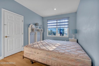 HEATED SALT WATER POOL, LARGE PRIVATE BACKYARD, FULLY FINISHED - photo 29