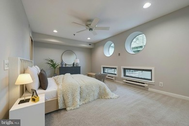 NEW PRICE, EXCELLENT OPPORTUNITY! PARKING AT YOUR DOOR! Welcome - photo 33