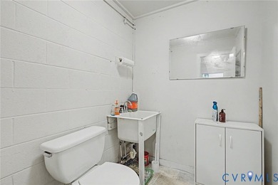 The owner would prefer to sell the building. The owner will - photo 34