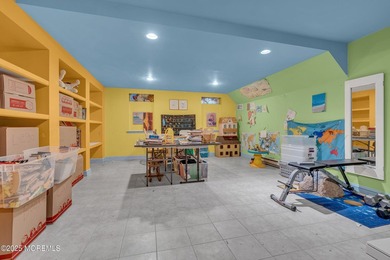 HEATED SALT WATER POOL, LARGE PRIVATE BACKYARD, FULLY FINISHED - photo 35