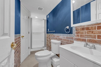 HEATED SALT WATER POOL, LARGE PRIVATE BACKYARD, FULLY FINISHED - photo 37
