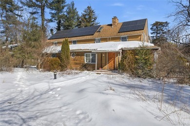 Rare opportunity in Old Chester Hills! Set on a flat, private 1 - photo 1