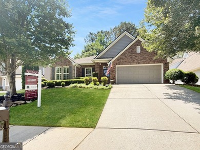 6 Greenview Drive | Beautiful Ranch Style Home on Golf Course in - photo 2