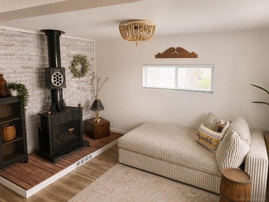 Welcome to your charming lake retreat! This beautifully - photo 11