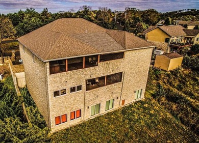 Luxury Castle Estate | High-Capacity Vacation Rental - photo 15