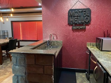 Luxury Castle Estate | High-Capacity Vacation Rental - photo 31