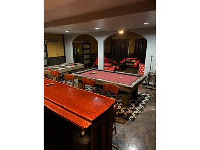 Luxury Castle Estate | High-Capacity Vacation Rental - photo 44
