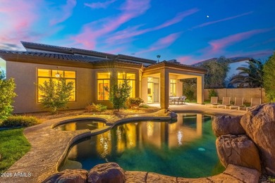 A TOLL BROTHERS Showpiece! This elegant Litchfield Park home is - photo 2