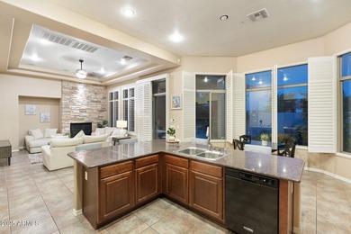 A TOLL BROTHERS Showpiece! This elegant Litchfield Park home is - photo 10
