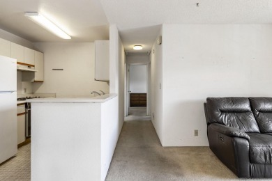 Two bedroom 1.5 bath second floor condo priced to sell in very - photo 25